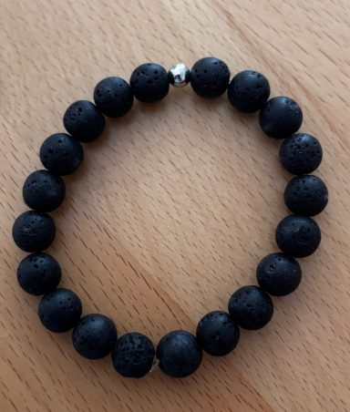 Armband aus Lavasteinperlen 