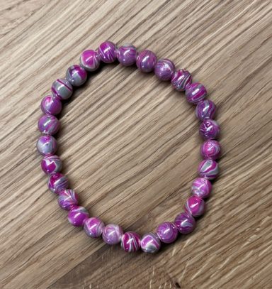 Armband, 6mm Acryl Lila-Flieder